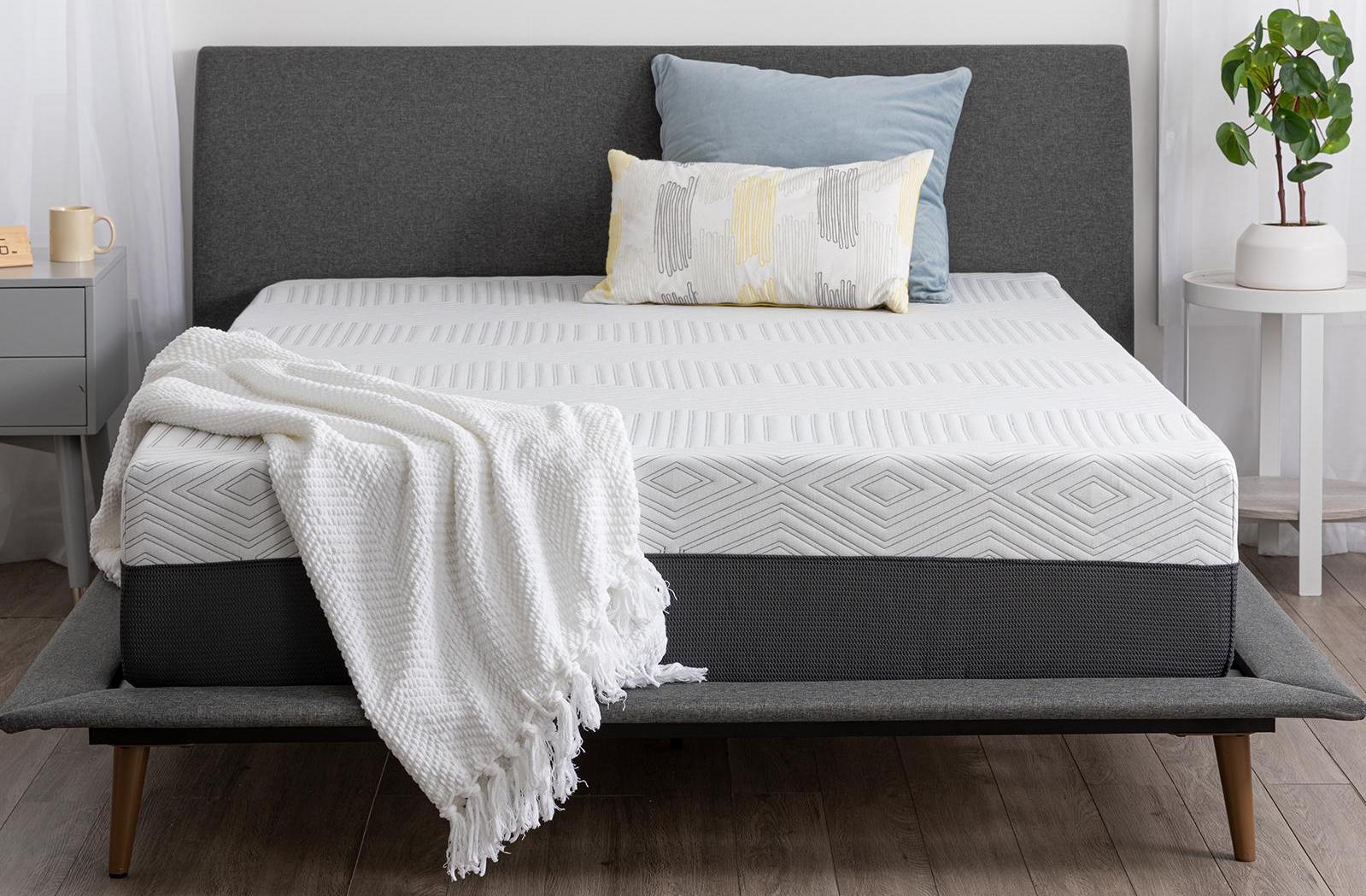 sleepy's essential memory foam mattress